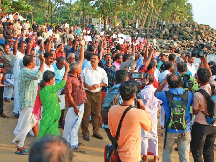 Farook College says Munambam land is not Waqf property, asserts they have right to sell it