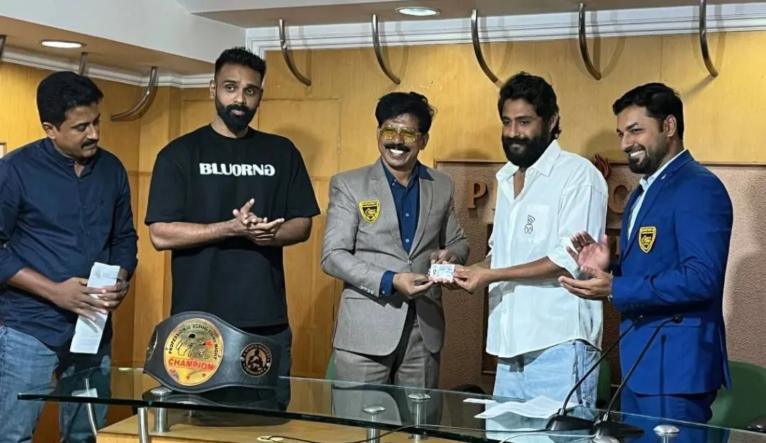 Antony Varghese Pepe receiving professional boxing license