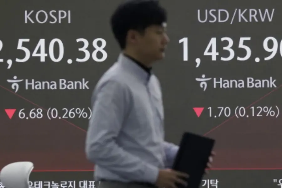 Political crisis hits South Korea's growth, central bank reports slowdown