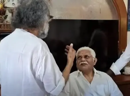 Kaithapram Damodaran, Jagathy Sreekumar | Photo: youtube/Raagasree Kalakendra