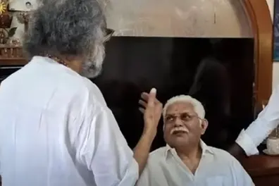 Jagathy Sreekumar sings along with Kaithapram Damodaran’s heartfelt song | WATCH