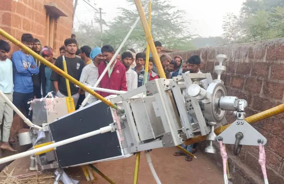 A satellite payload balloon crashed in Karnataka village | Image: Twitter