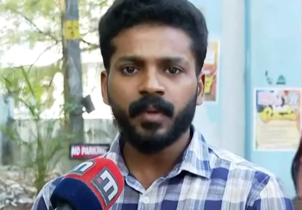 ഫോറന്സിക് മൂന്നാം വര്ഷ വിദ്യാര്ത്ഥി വിനീത് കുമാര് | Photo: Screengrab/ Mathrubhumi news