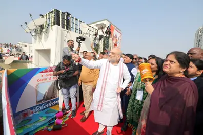 Home Minister Amit Shah celebrates Makar Sankranti with kite-flying in Ahmedabad | WATCH