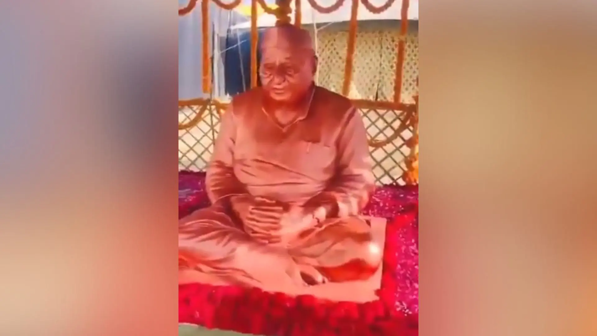 Mulayam Singh Yadav's statue at Maha Kumbh