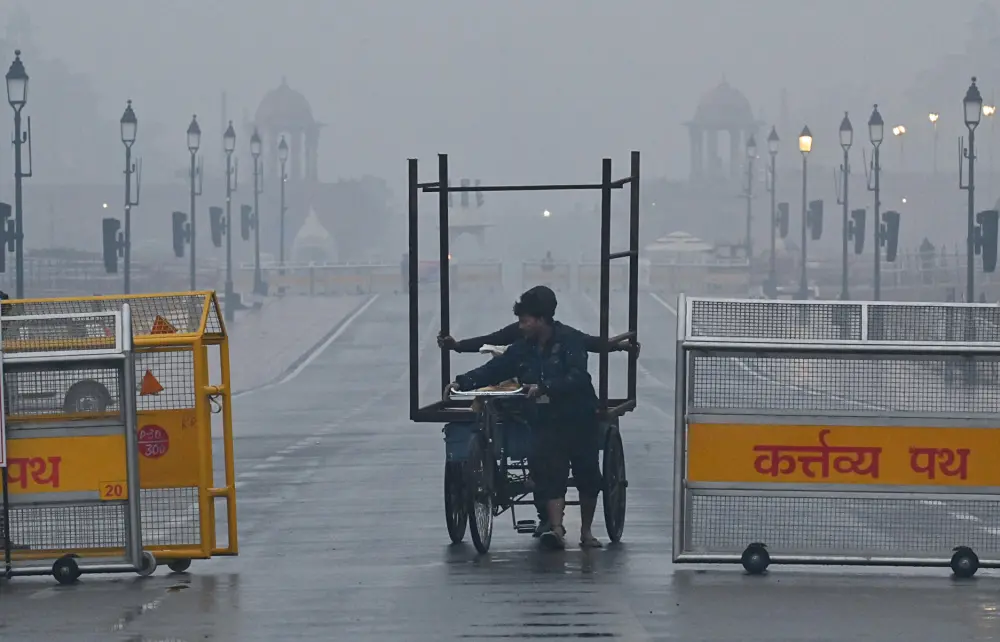Light rainfall pours on a cold winter day in New Delhi | ANI