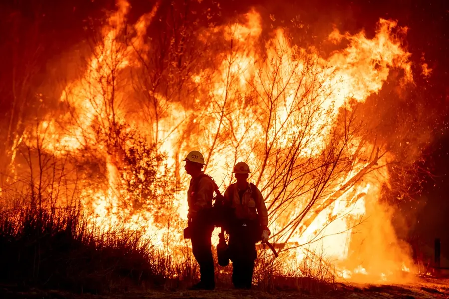 1,80,000 evacuated as Los Angeles wildfires devastate churches, schools, businesses