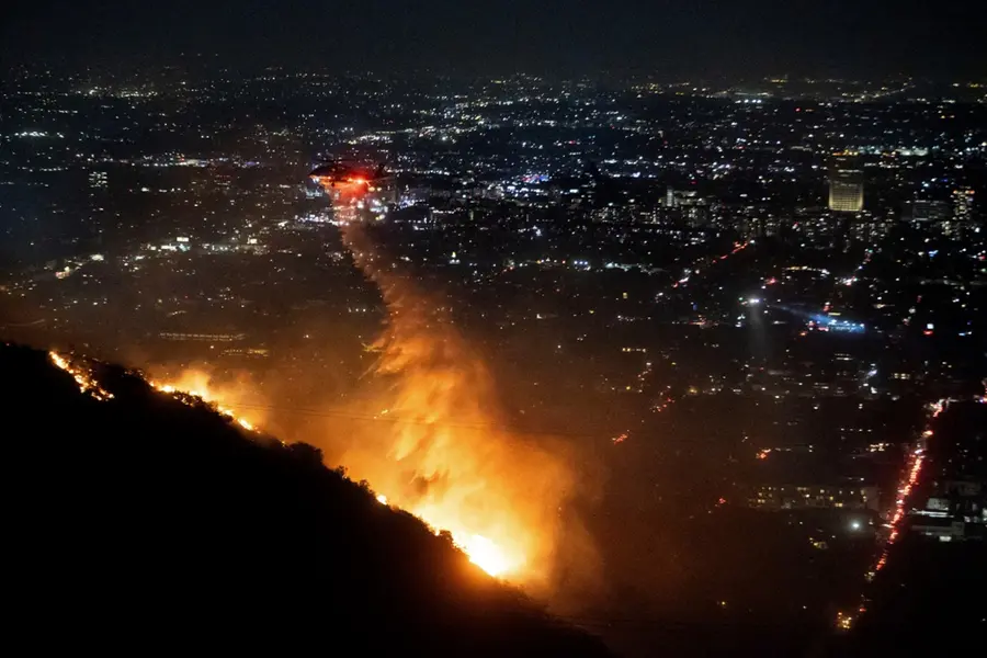 Los Angeles wildfire: President Biden cancels final overseas trip, Hollywood evacuated | VIDEO