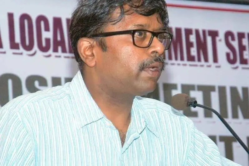 ഡോ.രാജന്. എന്. ഖോബ്രഗഡേക്ക് എതിരേ കേരള അഡ്മിനിസ്ട്രേറ്റീവ് ട്രൈബ്യൂണല്