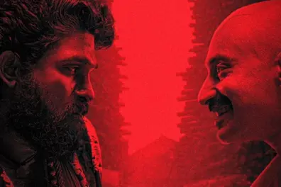 Pushpa 2 earns Rs 50 cr in advance bookings; Day 1 collection expected to cross Rs 200 cr!