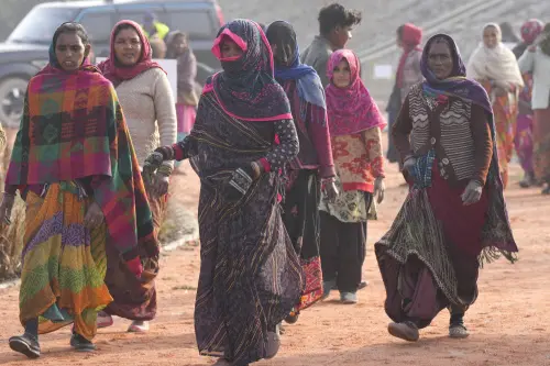 Air quality slightly improves in Delhi-NCR, stage 3 restrictions lifted