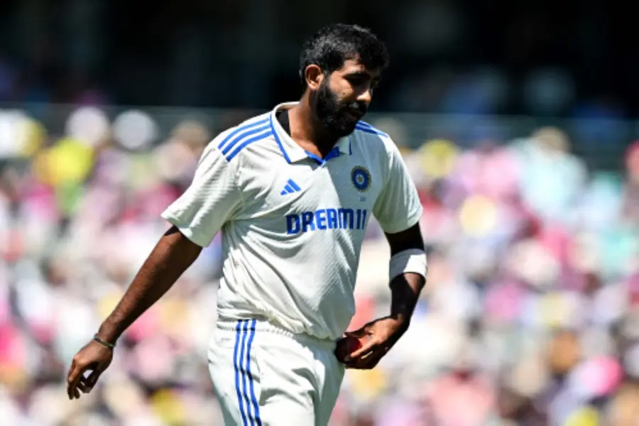 Major blow for India as Bumrah leaves ground for scans, Kohli leads India in Sydney| VIDEO