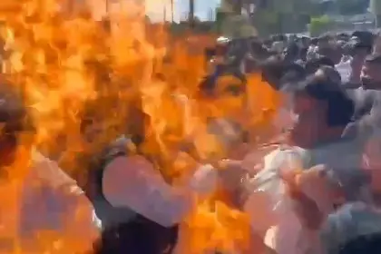 MP: 2 suffer burn injuries during protest against Union Carbide waste disposal in Pithampur | VIDEO