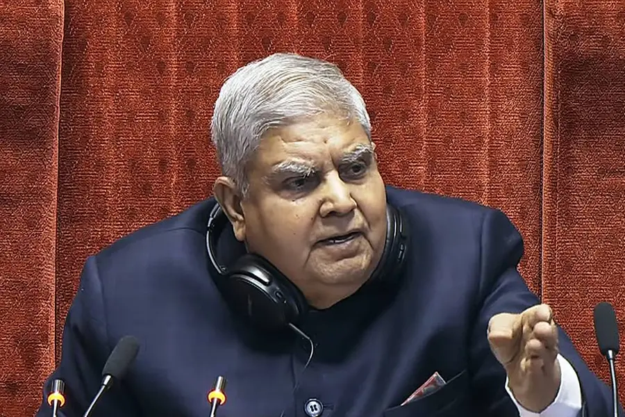 രാജ്യസഭയില്‍ സിങ്‌വിയുടെ സീറ്റില്‍ നോട്ടുകെട്ട് കണ്ടെത്തിയെന്ന് ചെയര്‍മാന്‍; അന്വേഷണം