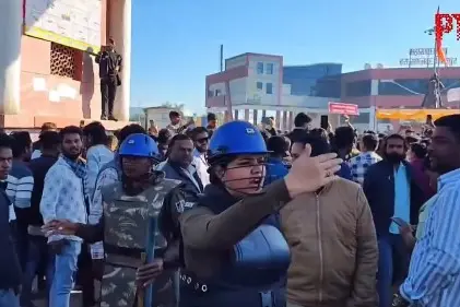 MP: Protests over Bhopal factory toxic waste disposal, protesters lathi-charged