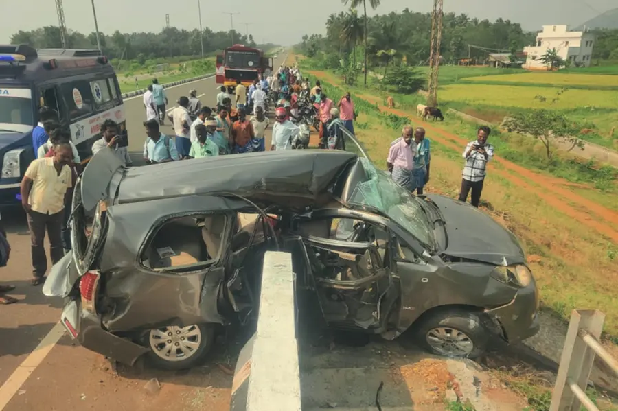 2 Malayalis killed, 7 injured in car accident in Tamil Nadu