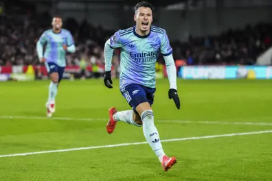 Arsenal moves up to 2nd place in Premier League with 3-1 win over Brentford