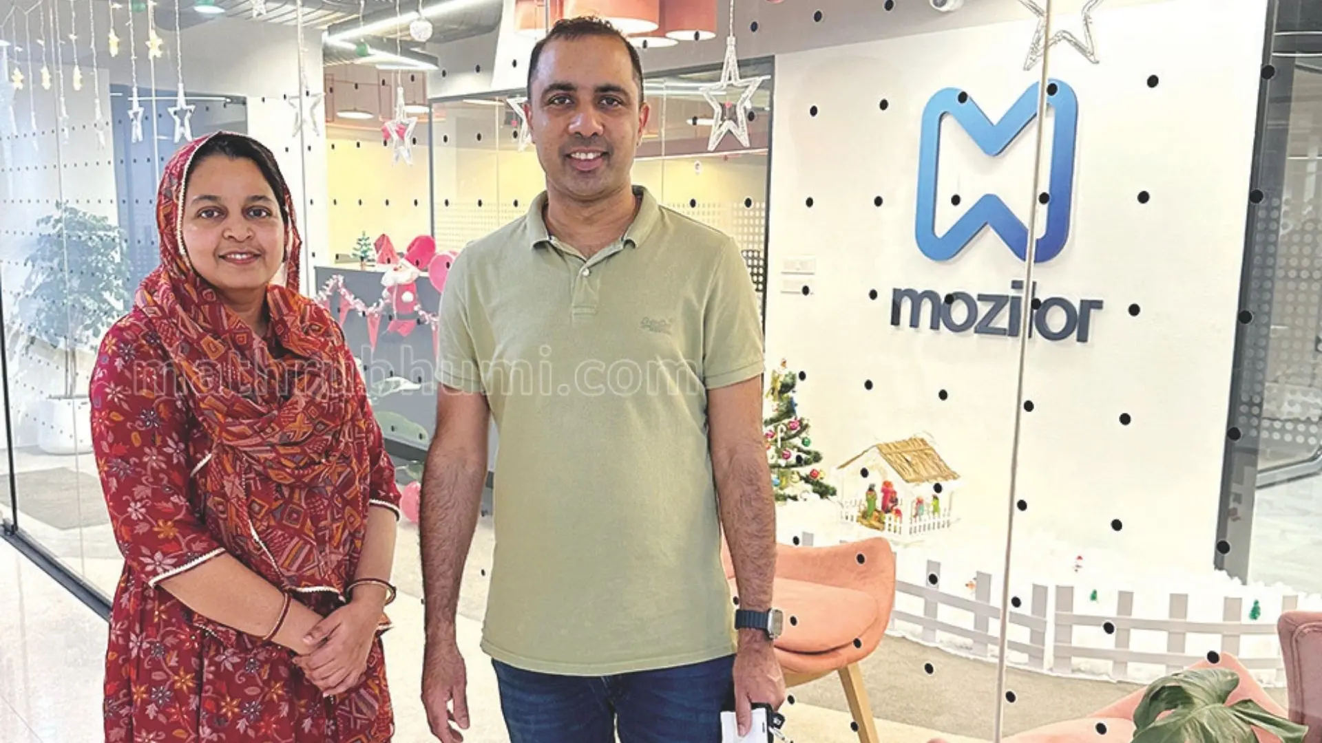 Founders of Mozilor Anvar Tharamal Kodappana and Faseela Arikal. | Photo: Mathrubhumi