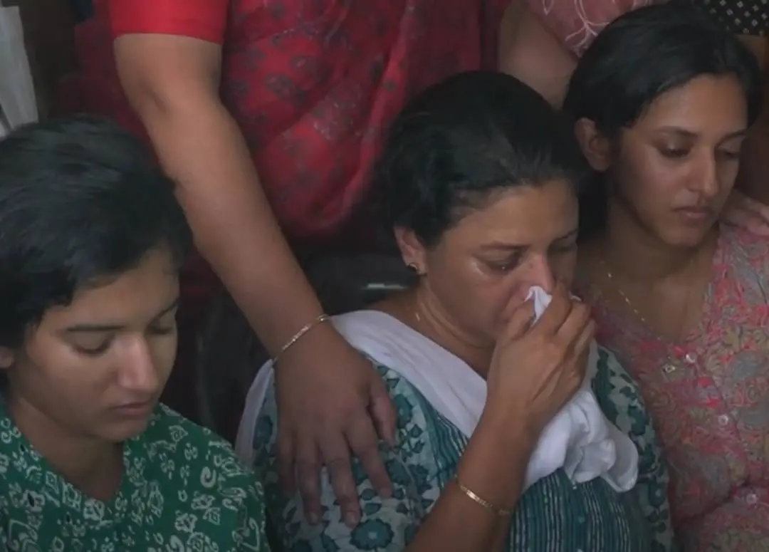 Naveen Babu wife and daughters | Photo: Mathrubhumi News