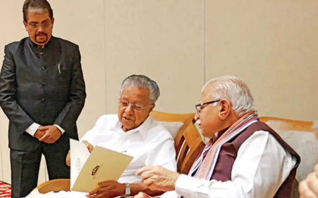 Union Energy Minister Manoharlal Khattar in discussion with Chief Minister Pinarayi Vijayan.