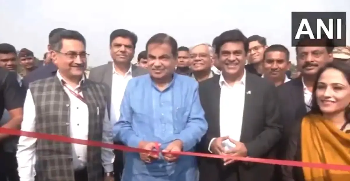 Nitin Gadkari unveils India's first bio-bitumen-based NH stretch on NH-44 in Nagpur | Photo: Screengrab of X / ANI