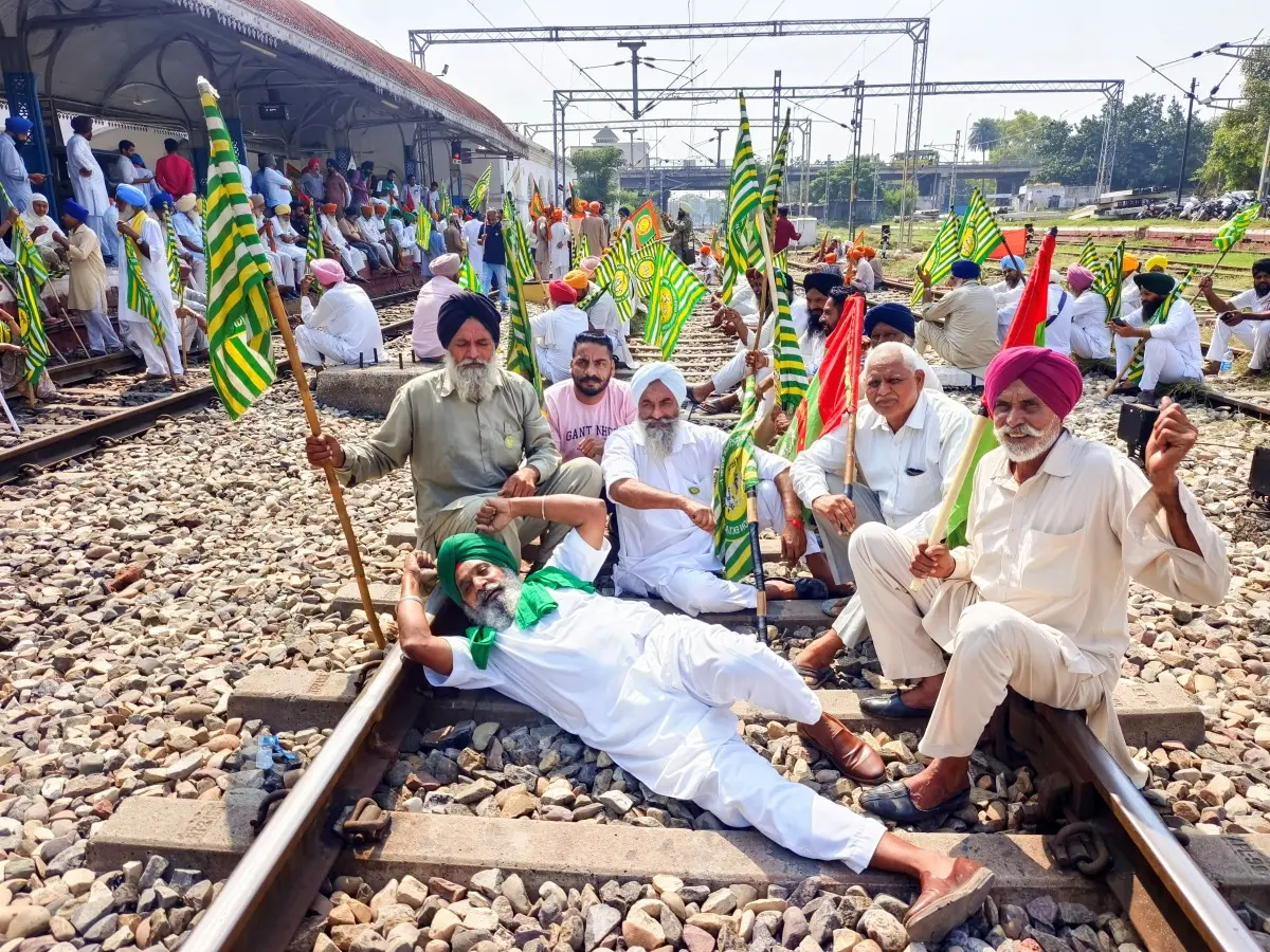Farmers stage protest on tracks in Patiala | Filephoto: ANI