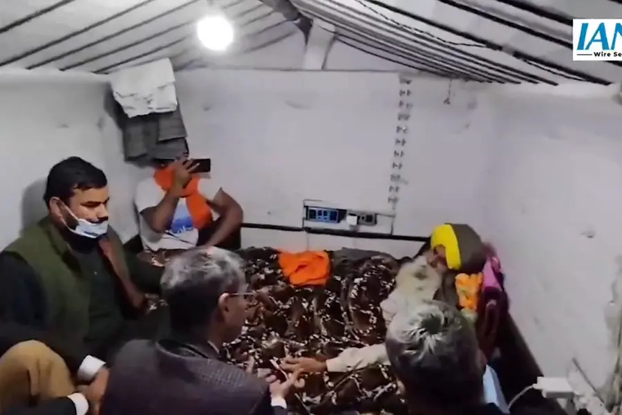 Punjab DGP and Centre’s representative meet farmer leader Dallewal amidst fast-unto-death protest