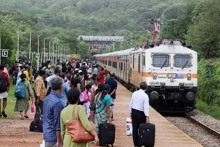 Planning to send heavy parcels? Southern Railway revises rules, sets new weight limits