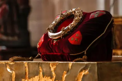 Sacred relic 'Crown of Thorns' returns to Notre Dame for veneration and viewing