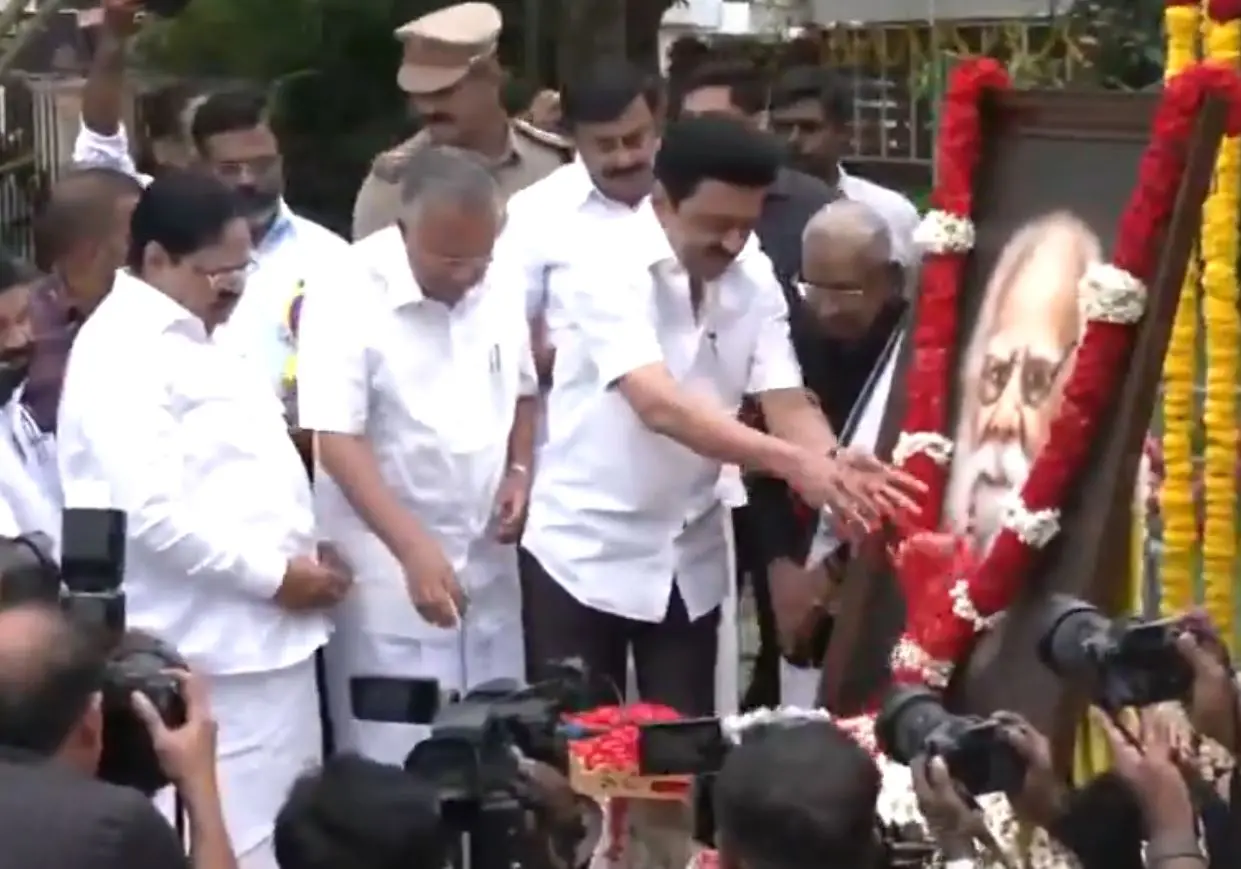 MK Stalin and Pinarayi Vijayan at Periyar memorial