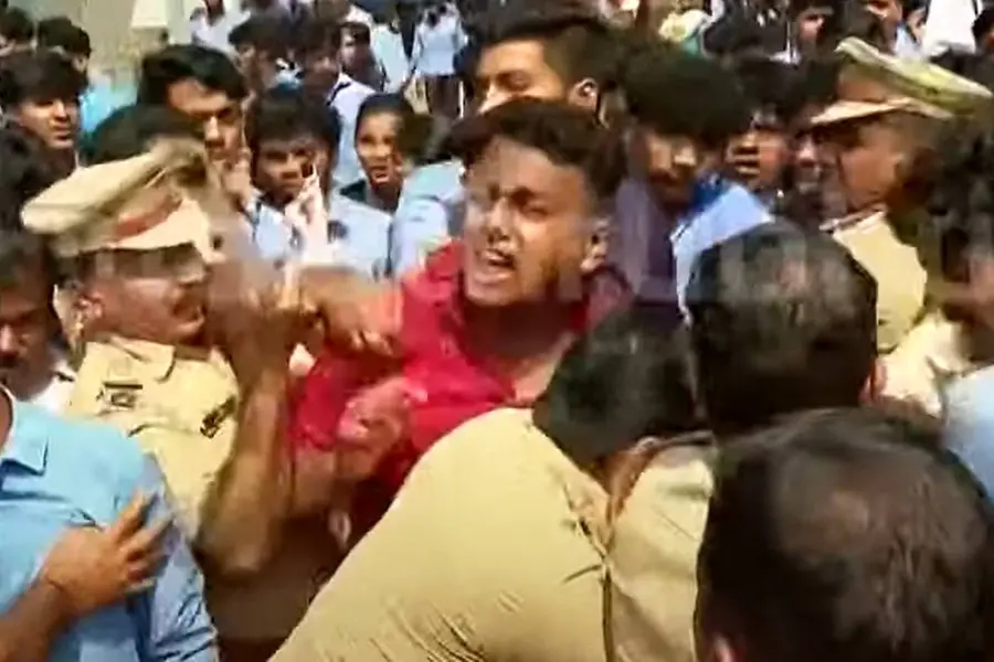 SFI-KSU clash over flagpole erection; Kannur ITI closed indefinitely