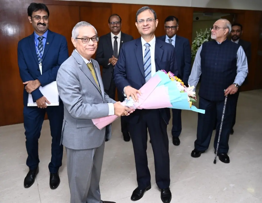 Sanjay Malhotra being welcomed upon his arrival to take charge as the 26th Governor of RBI | PTI