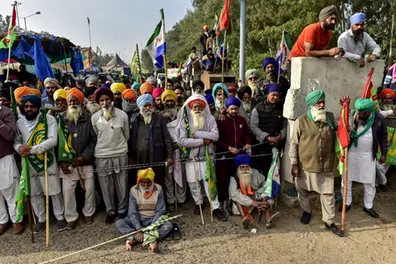‘Delhi Chalo’ march temporarily suspended; farmers injured owing to teargas shelling