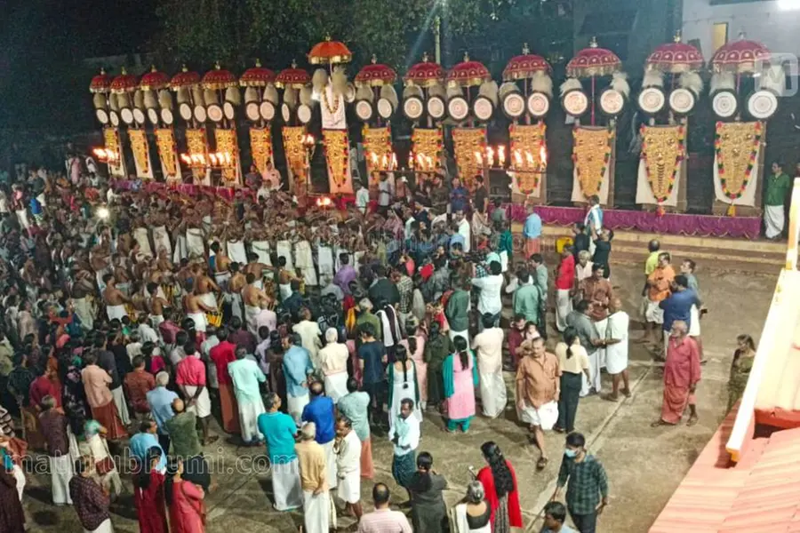 Protest against new restrictions: Pooram held without elephants at Arattupuzha temple