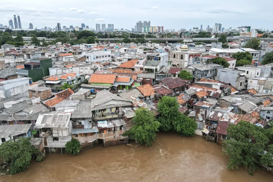 5 dead, 7 missing in Indonesia floods, landslides