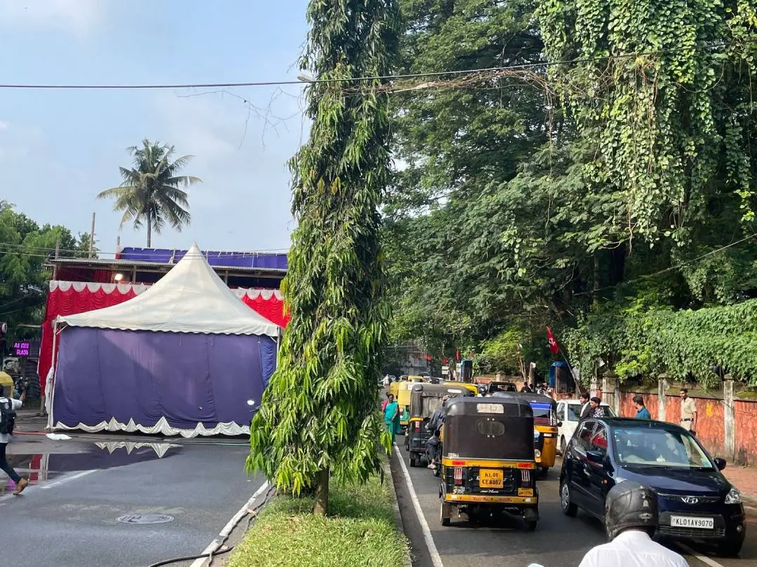 വഞ്ചിയൂര്‍ ഏരിയ സമ്മേളനത്തിനായി കെട്ടിയ വേദി | Photo: Mathrubhumi