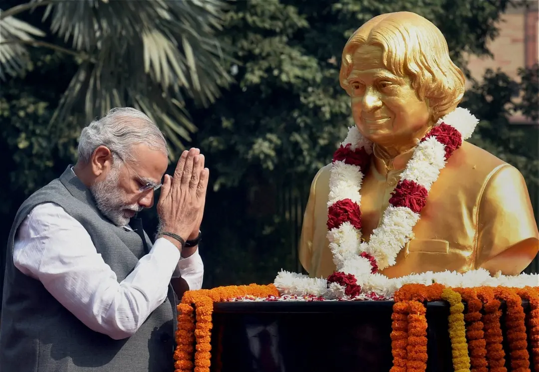 PM Modi paying tributes to former President APJ Abdul Kalam | File Photo: PTI