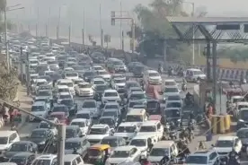 Delhi-Noida traffic stalls as farmers begin protest march for MSP, compensation demands | WATCH