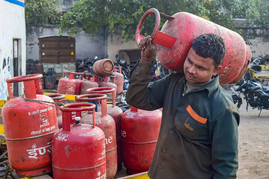 LPG Gas Subsidy : उज्जवला गैस सब्सिडी योजना अब गैस सिलेंडर मिलेगा मात्र 450 रुपए में