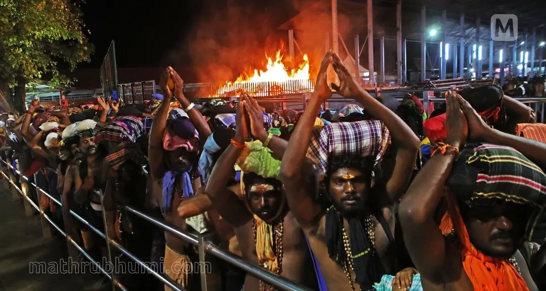 Devotees at Sabarimala Temple | Photo: Mathrubhumi/EV Ragesh