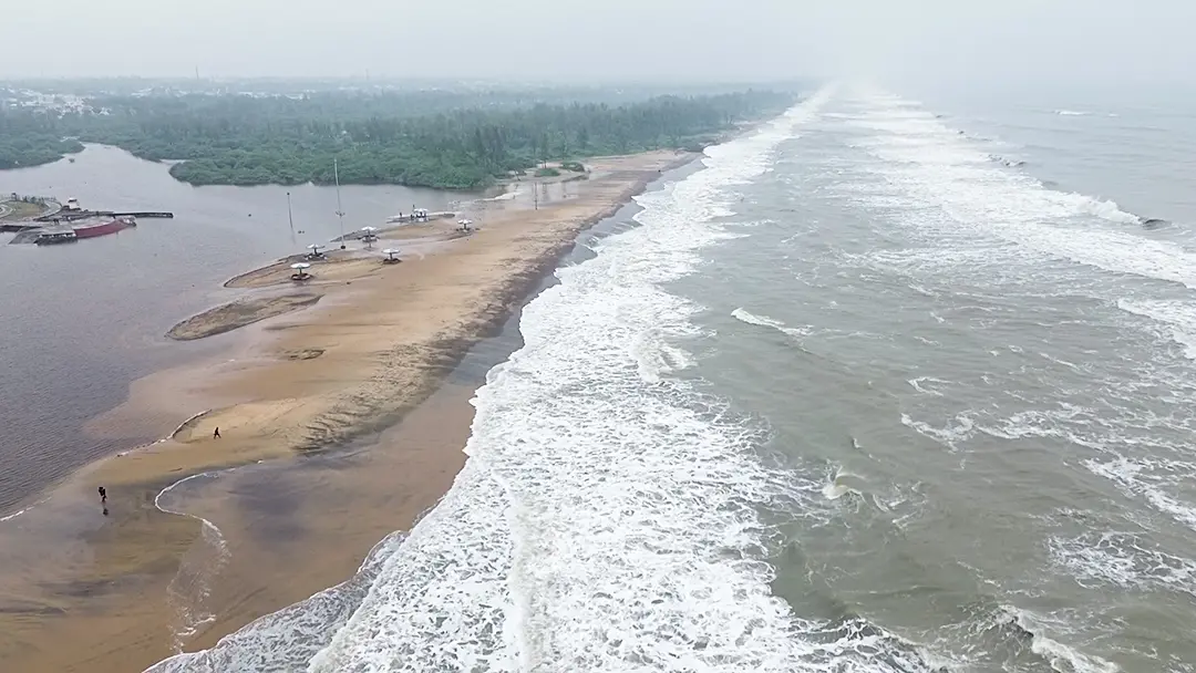 An aerial view of an empty beach as the IMD issues a warning ahead of Cyclone Fengal, in Nagapattinam on Thursday | Photo: ANI