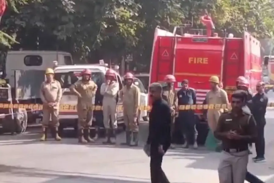 Low-intensity explosion near PVR in Delhi's Prashant Vihar | VIDEO
