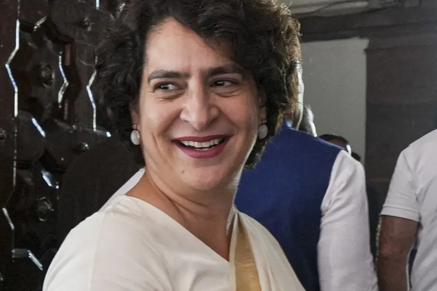 Priyanka Gandhi picks Kerala saree for Parliament debut moment | WATCH