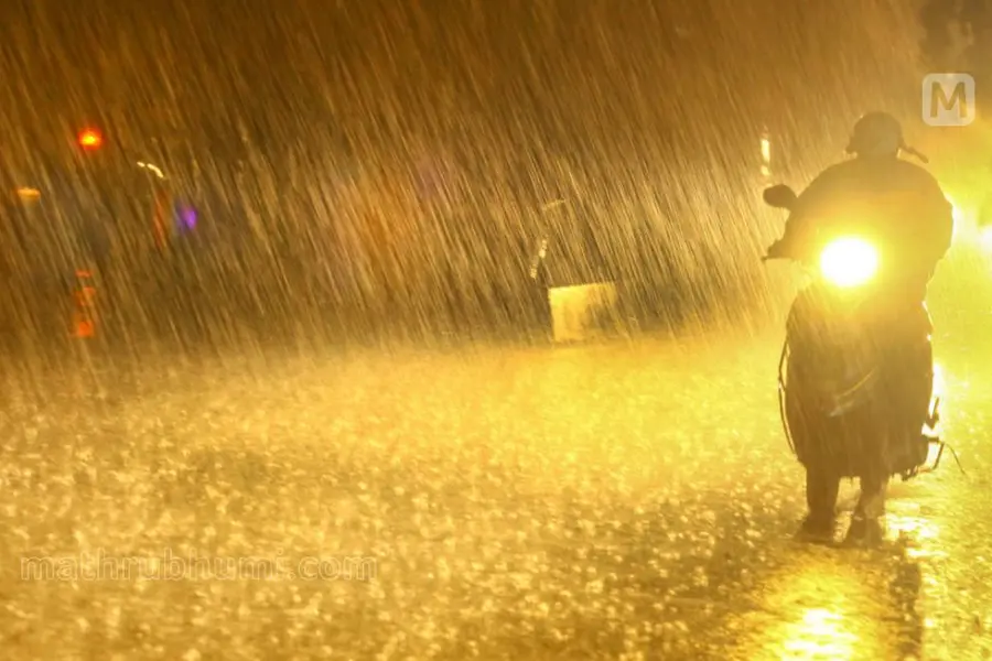 Kerala rains: Yellow alert for 8 districts; Thunderstorm expected at Sabarimala
