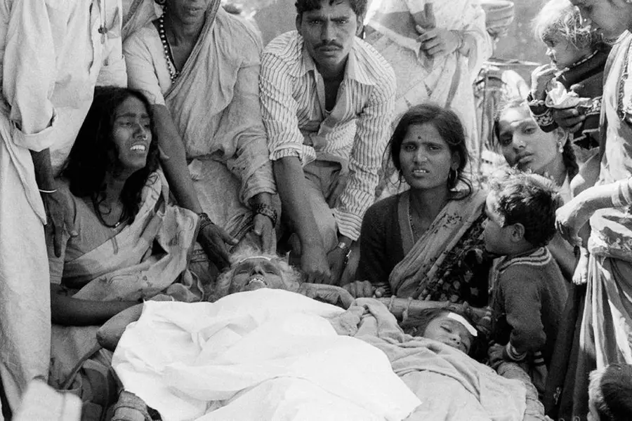 Effects of Bhopal gas leak tragedy seen in next generation of survivors, says ex-forensic doctor