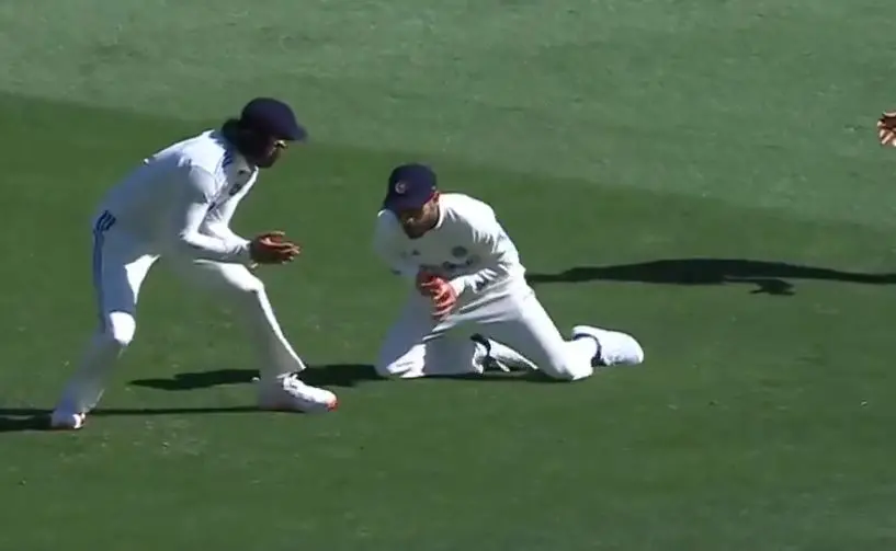 Virat Kohli trying to catch the ball | Image:Twitter/cricketcomau