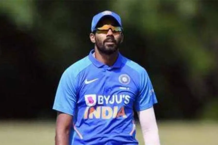 3rd T20I: Dhawan opts to bat; India hand debut to Sandeep Warrier