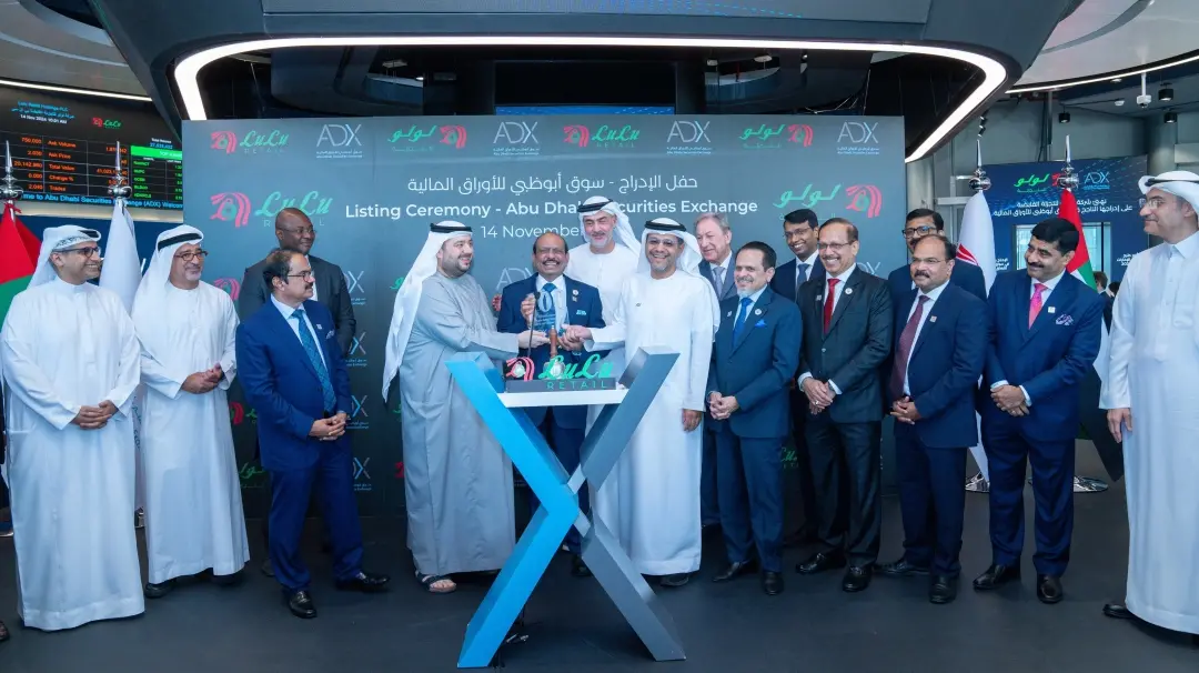 HE Mohamed bin Hassan Al Suwaidi, Cabinet Member and Minister of Investment, and Yusuff Ali M.A., Chairman of Lulu Group, rang the bell to mark the official trading