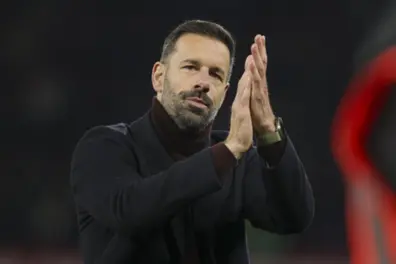 Nistelrooy bows out as Man Utd interim coach in style with 3-0 win over Leicester