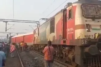 Secunderabad-Shalimar Express derails in West Bengal, no casualties